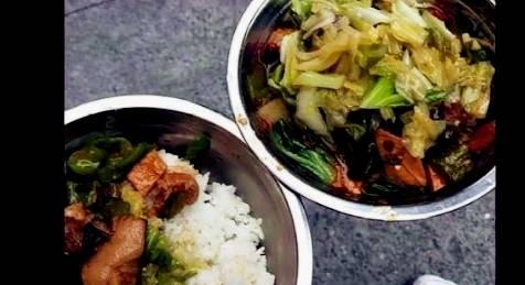 炒地摊女生爆料视频,揭秘幕后真相  第1张