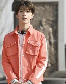 娱乐圈吃瓜元素表范丞丞,娱乐圈吃瓜达人，揭秘明星背后的故事  第3张